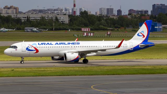 RA-73800:Airbus A321:Уральские авиалинии